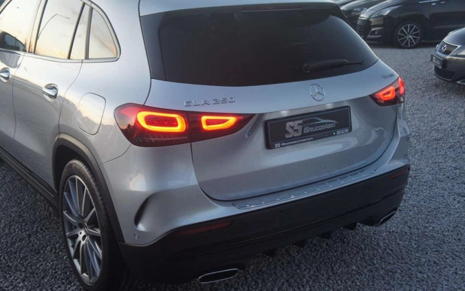 Mercedes-Benz GLA cena 179000 przebieg: 10290, rok produkcji 2020 z Dobrzyca małe 667